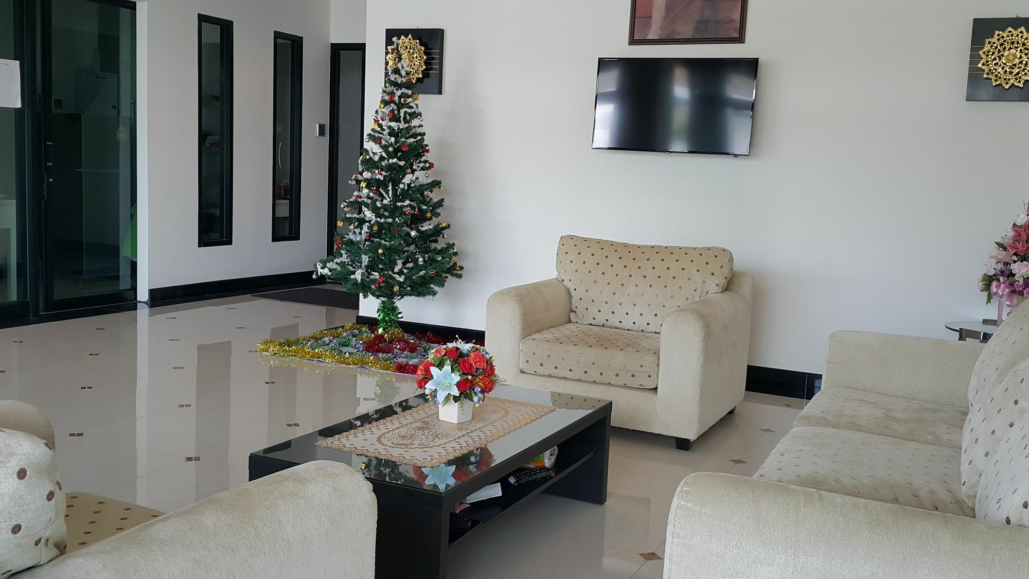 B Space Residence Nong Prue Bagian luar foto