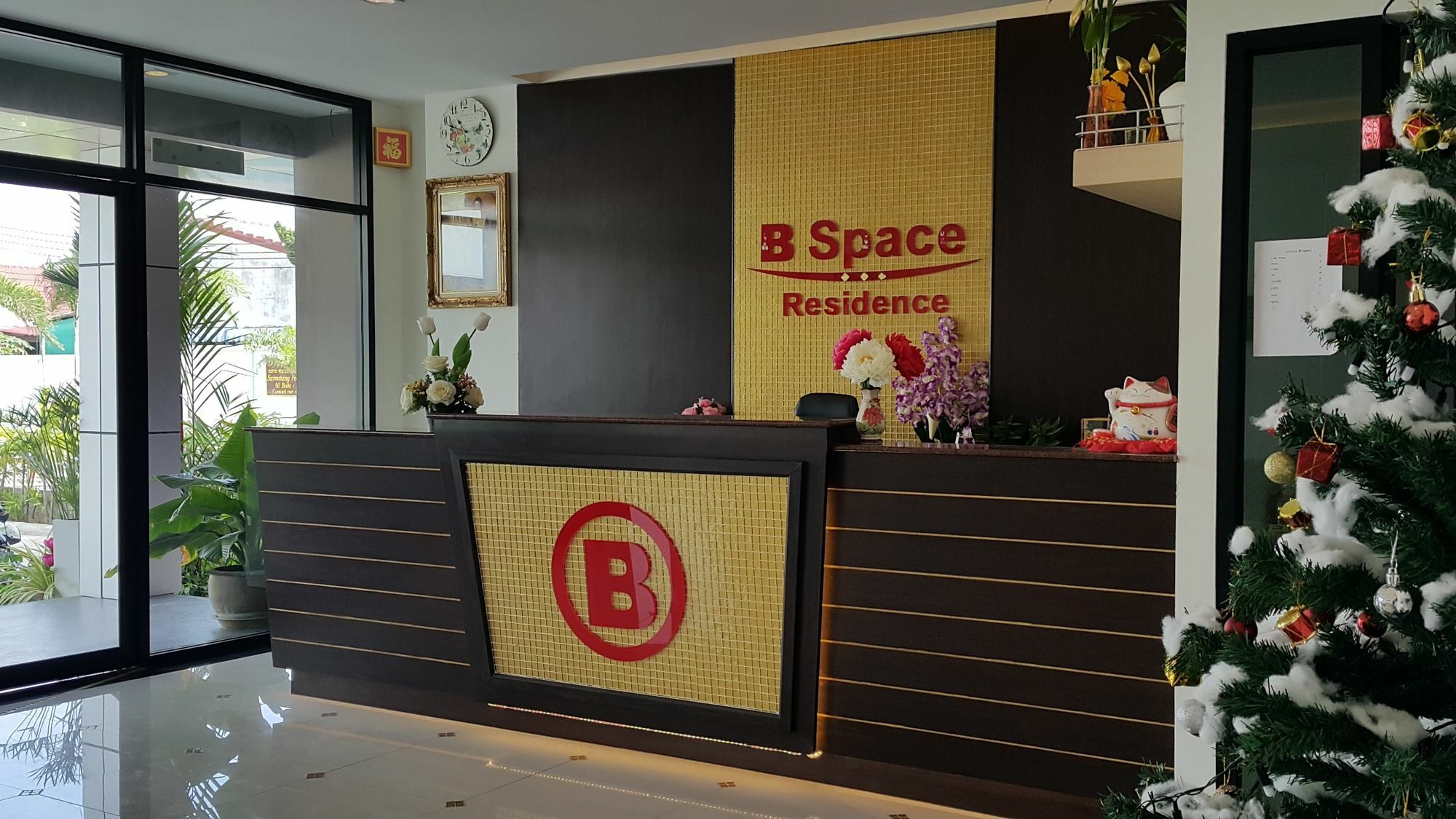 B Space Residence Nong Prue Bagian luar foto