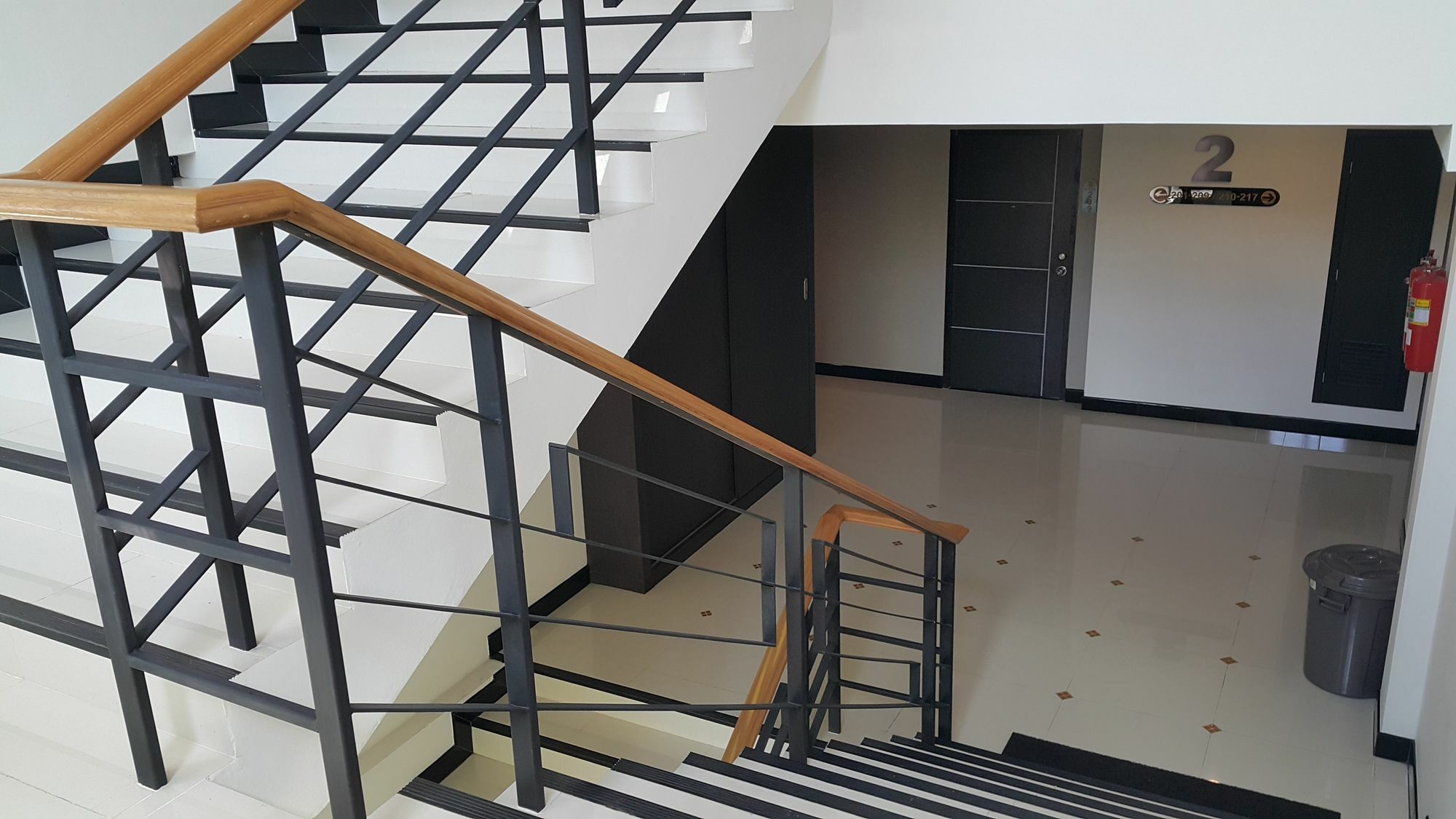 B Space Residence Nong Prue Bagian luar foto