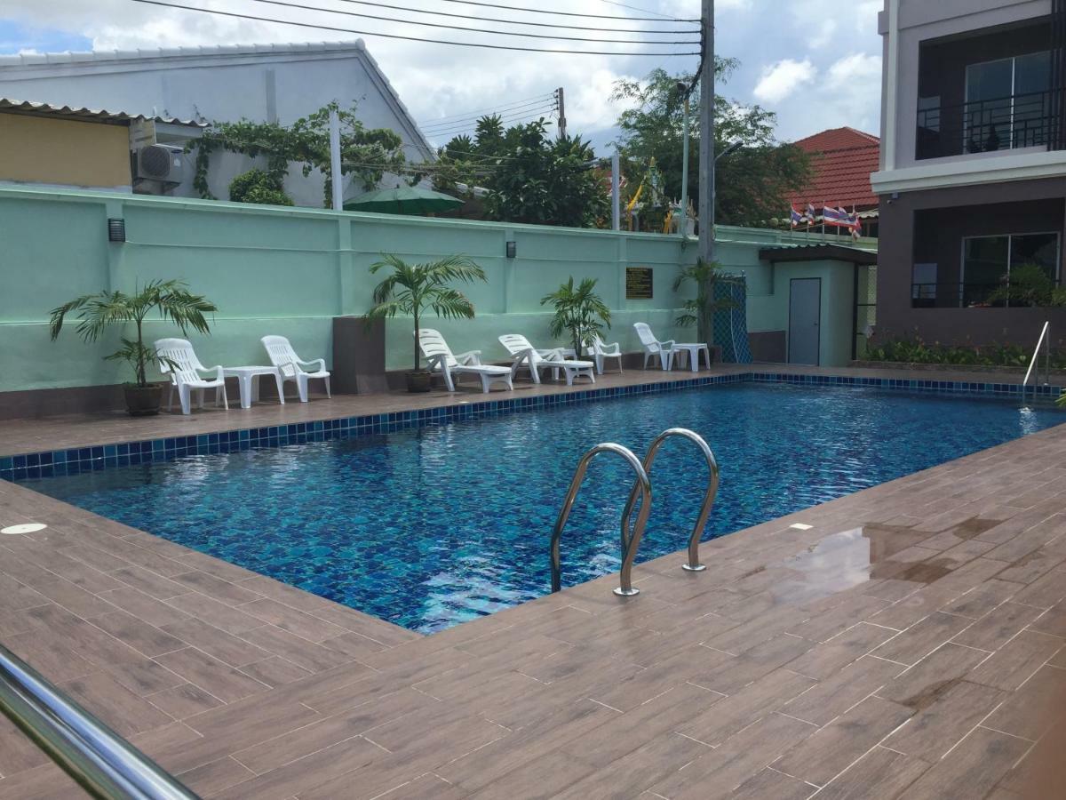 B Space Residence Nong Prue Bagian luar foto