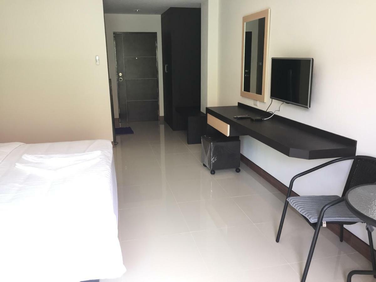 B Space Residence Nong Prue Bagian luar foto